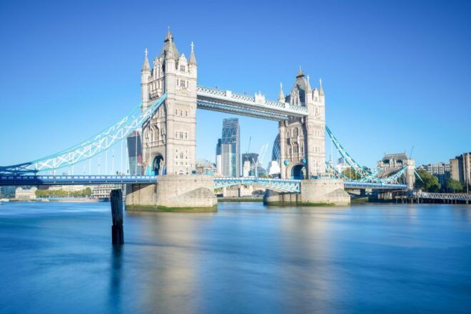 Full-Day London Sightseeing Tour – Historic & Modern - Departure and Landmark Drive-by
