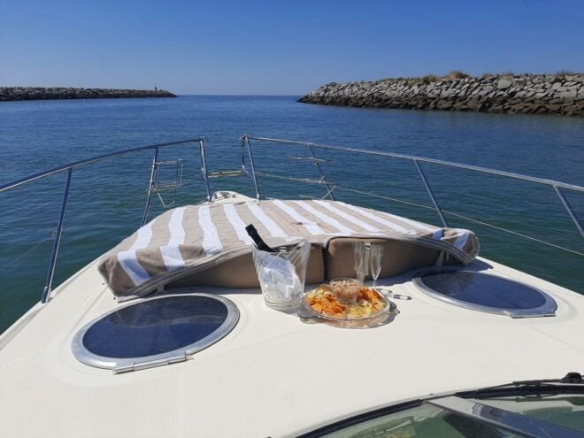 Full Day Luxury Boat Charter - Inclusions