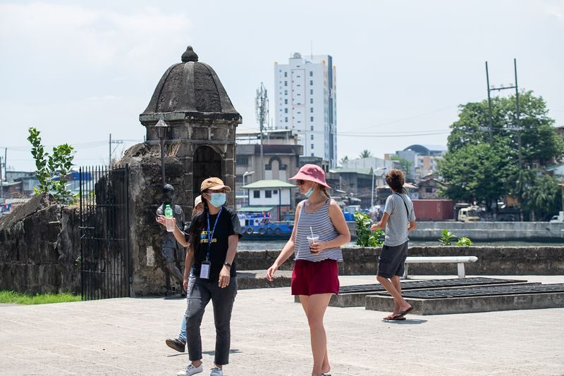 Full Day Manila City and Food Crawl Experience - Getting around like a local