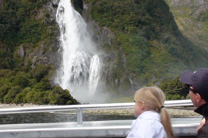 Full-Day Milford Sound Extraordinaire Tour From Te Anau - Convenience and Comfort