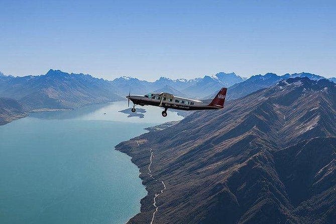 Full-Day Milford Sound Walk and Cruise Including Scenic Flights From Queenstown - Meet Your Guide and Begin the Walk
