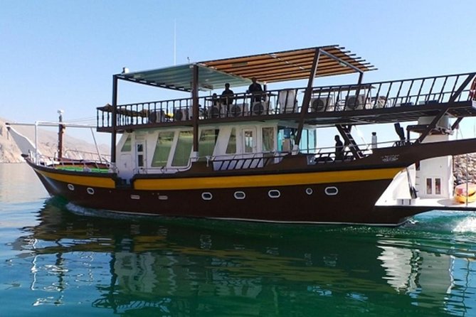 Full-Day Mussandam Cruise With Lunch Dibba - Service and Hospitality on the Cruise