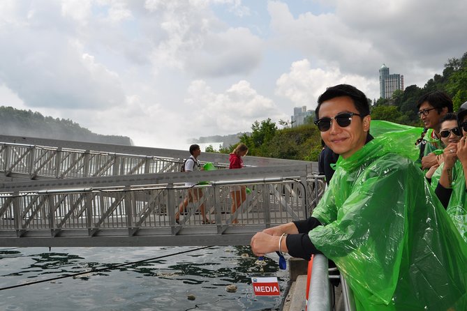 Full-Day Niagara Falls Tour From Toronto - Positive and Negative Experiences