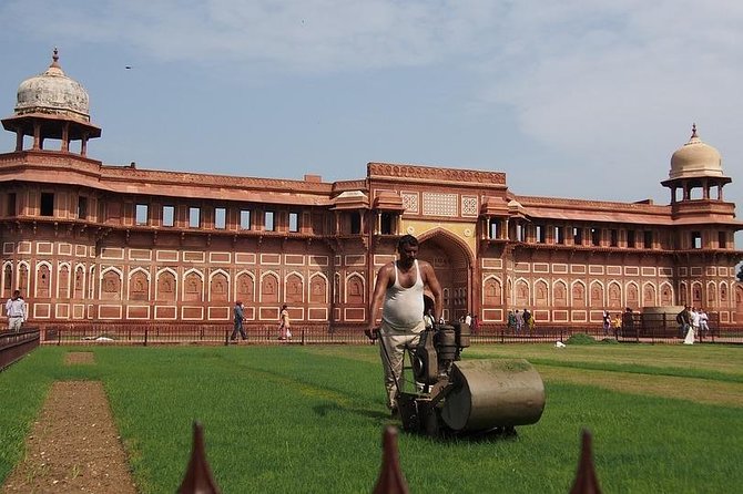 Full Day of Agra and Taj Mahal From Delhi - Logistics and Accessibility