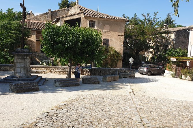 Full Day of the Top 3 Luberon Hilltop Villages From Marseille / Aix-En-Provence - Common Questions