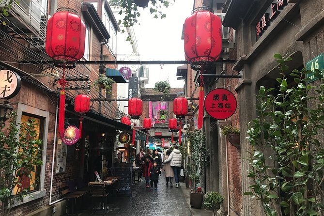 Full-Day Old Shanghai City Lifestyle and Culture Private Tour with Lunch - Shopping and Modern Shanghai