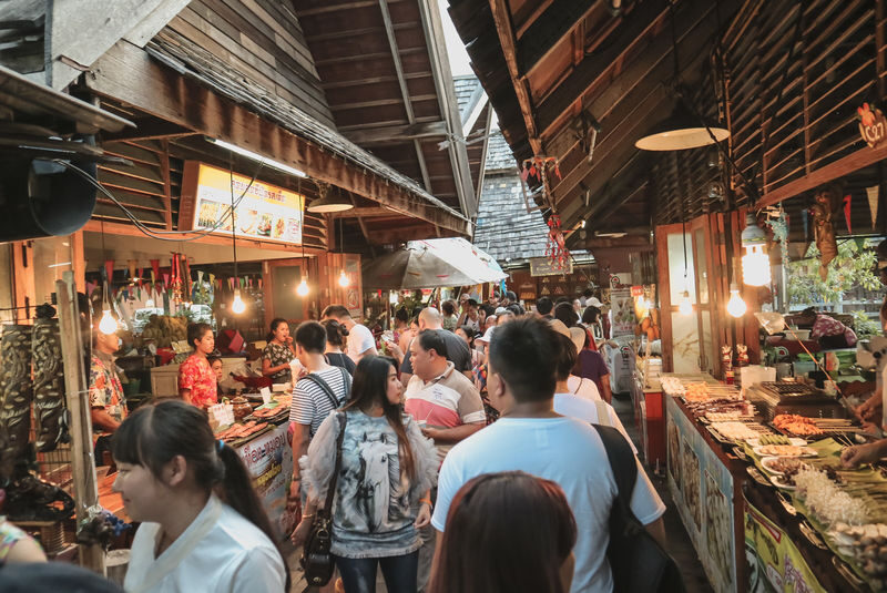 Full day Pattaya with hidden beach (lala lake)by MyProGuide - Lala Lake: a new cafe stop with a Dubai-style look