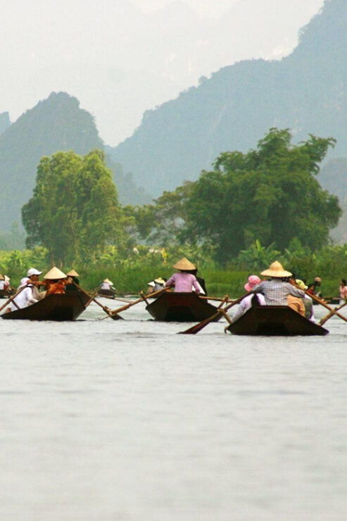Full Day Perfume Pagoda Tour, Boat Ride on the Yen River - Detailed Itinerary