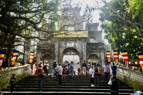 Full Day Perfume Pagoda Tour, Boat Ride on the Yen River - Customer Reviews and Feedback