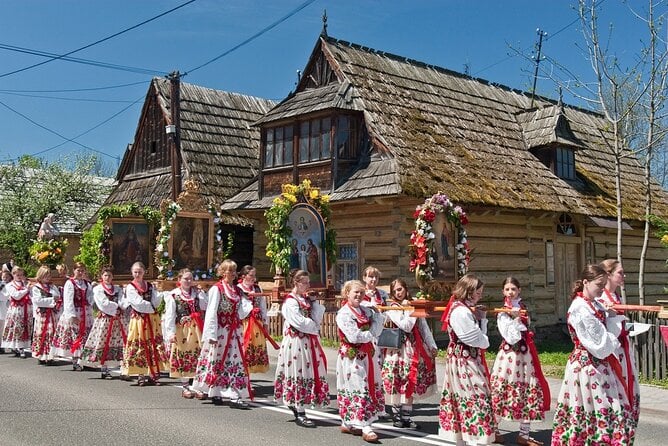 Full-Day Private Guided Zakopane & Tatra Mountains Tour From Krakow - Meeting Details