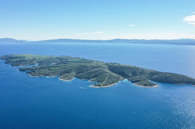 Full Day Private Speedboat Tour in Hvar - Start Time and Operating Hours