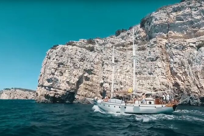 Full Day PRIVATE Tour (10-12 People)On Custom Made Motorsailor - Frequently Asked Questions