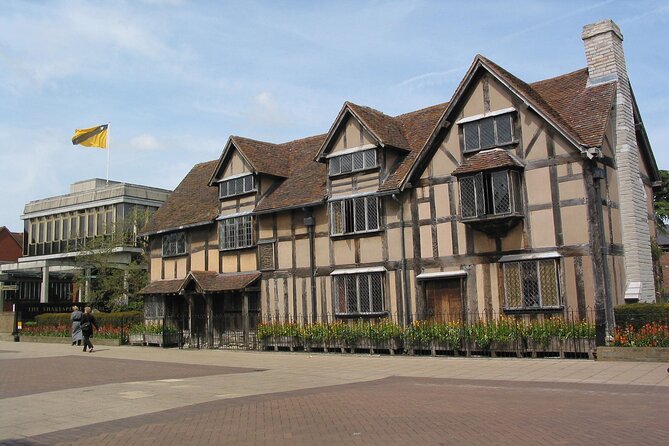 Full Day Private Tour From London to Oxford Cotswold Shakespeare - Private Tour Option Available