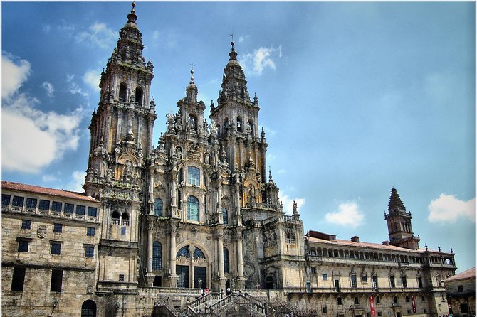 Full-Day Private Tour: Historic Santiago De Compostela From Lisbon - The Sum Up