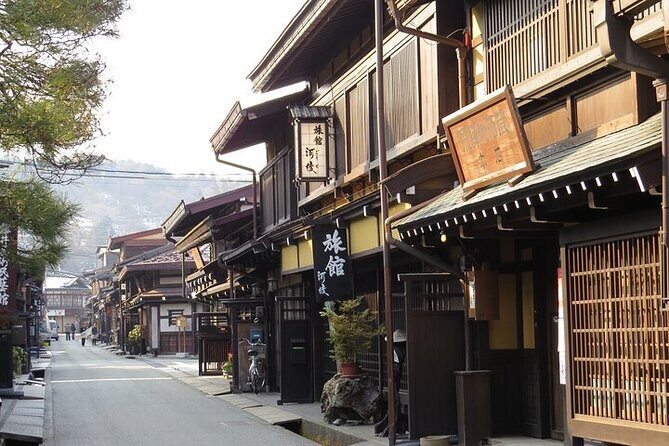 Full Day Private Tour in Takayama Old Township and Shirakawago - Good To Know