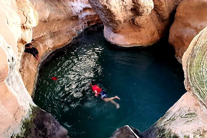 Full-Day Private Tour of Wadi Shab and Bimmah Sinkhole - What to Bring