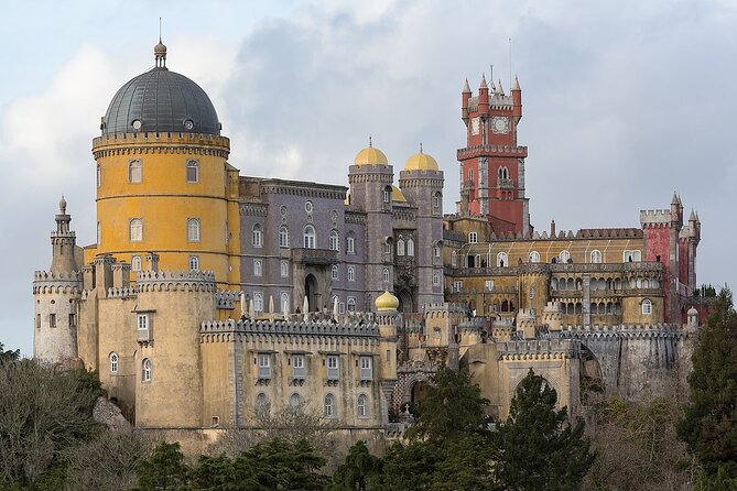 Full-Day Private Tour Sintra and Cascais With Pick up - Tour Highlights