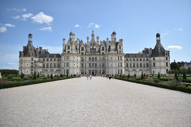 Full-Day Private Tour to Châteaux of the Loire Without Guide - Pricing and Group Size