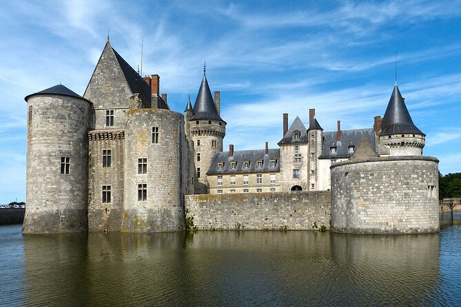 Full-Day Private Tour to Châteaux of the Loire Without Guide - Common Questions