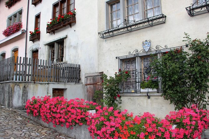 Full-Day Private Tour to Gruyères From Geneva - Gruyères Castle Exploration