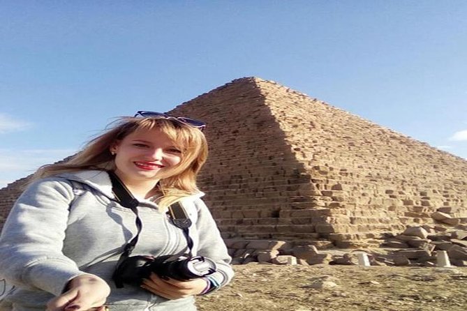 Full-Day Private Tour to the Giza Pyramids, Sphinx, Citadel and Khan El Khalili Bazaar - Giza Pyramids and Sphinx Exploration