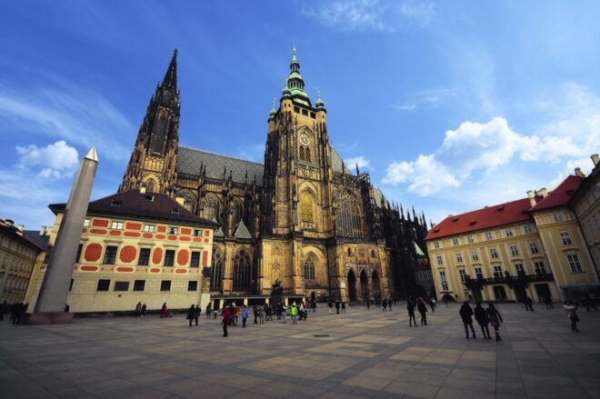 Full-Day Private Trip From Vienna to Prague - Tour The Sum Up