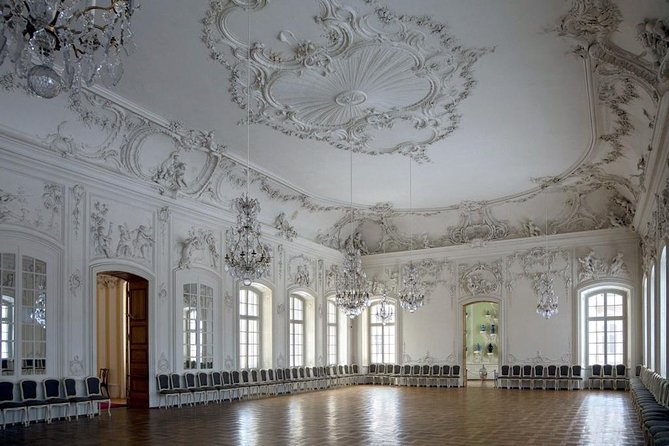 Full-Day Private Trip to Palace and Medieval Castle From Riga - Meeting and Pickup