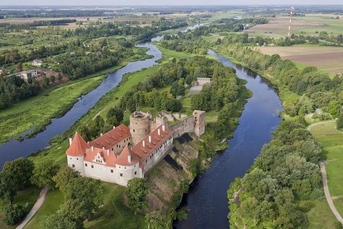 Full-Day Private Trip to Palace and Medieval Castle From Riga - Price & Reviews