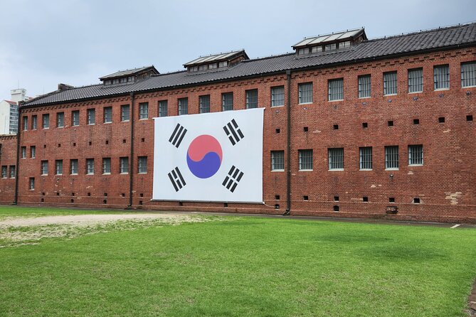 Full-Day Seoul Private Guided Tour With Comfy Van - Entrance Fees Included