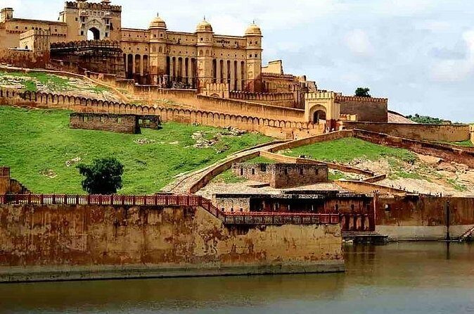 Full Day Sightseeing Jaipur Tour by Car With Guide Include Lunch - Exploring the Itinerary: A Step-by-Step Journey