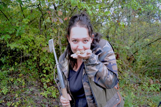 Full-Day Small-Group Truffle Hunting in Tuscany With Lunch - Truffle Hunt Adventure