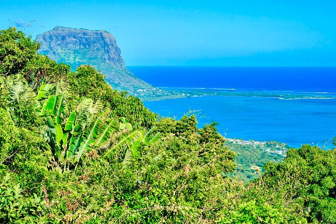 Full Day South Tour: Chamarel Coloured Earth & Curious Corner - Directions and Recommendations