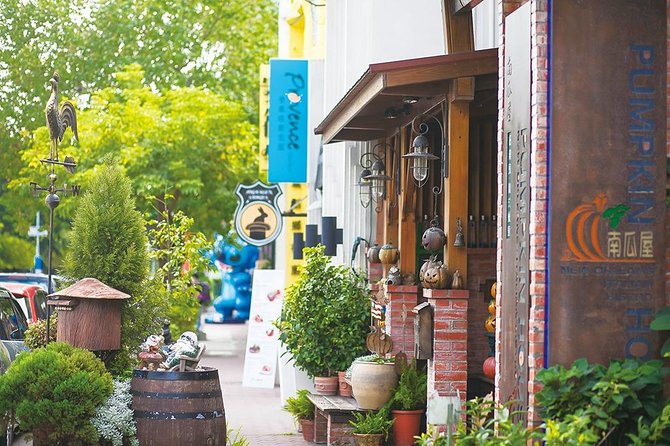 Full-Day Taichung and Lavender Cottage Private Tour With Lunch - Tour Highlights