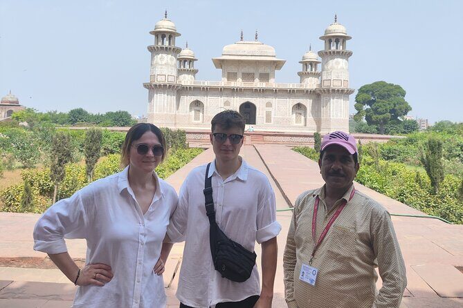 Full Day Taj Mahal/Agra Tour from Delhi : Private & All inclusive - Exploring Agra Fort: Mughal Majesty