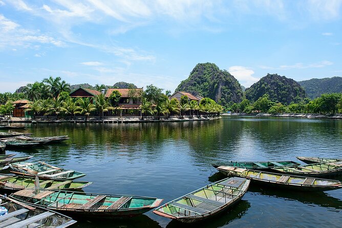 Full Day Tam Coc Private Tour: Biking and Trekking in Mua Cave - Exploring Mua Cave