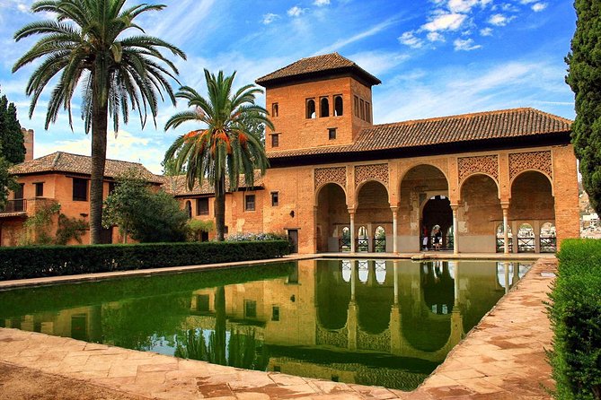 Full Day to Alhambra Palace and Generalife Gardens From Torremolinos - Overview of the Tour