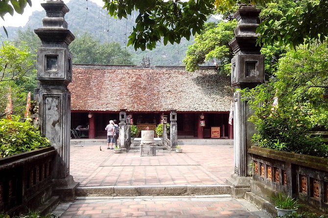 Full Day Tour From Hanoi: Hoa Lu Ancient Capital & Tam Coc Boating - Directions to Hoa Lu Ancient Capital and Tam Coc Boating