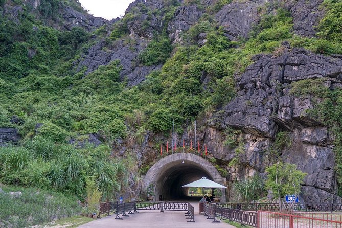 Full-Day Tour From Hanoi: Hoa Lu - Trang - Mua Cave - Ferry Lake - Trang An - UNESCO World Heritage Site