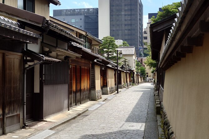 Full-Day Tour From Kanazawa: Samurai, Matcha, Gardens and Geisha - Local Cuisine Tasting