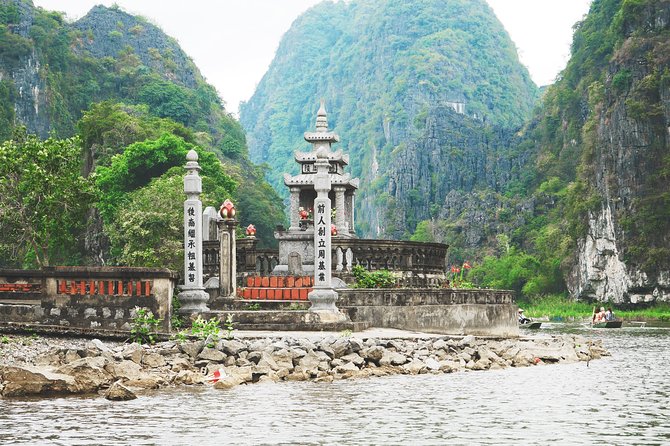 Full Day Tour Hoa Lu - Trang an and Mua Cave by Limousine - Maximum Travelers