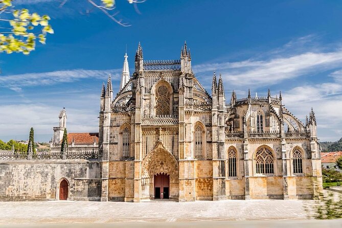 Full Day Tour in Fatima Nazaré and Obidos - Tour Itinerary