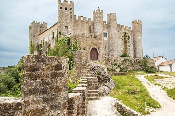 Full Day Tour in Fatima Nazaré and Obidos - Return Journey to Lisbon