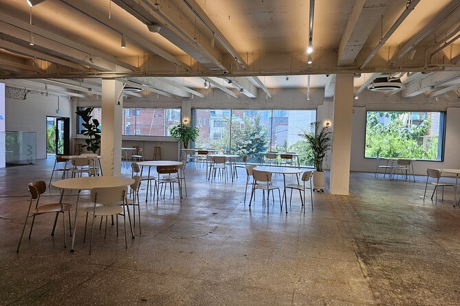 Full-Day Tour in Seoul and Experience South Korean Culture - Meeting and Pickup