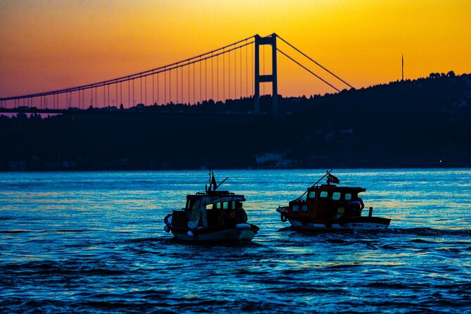 Full Day Tour of Istanbul by Boat - Onboard Amenities and Services