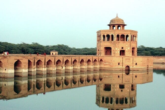 Full Day Tour of Lahore to Hiran Minar to Rohtas Fort - Transportation and Logistics: Comfort Meets Convenience