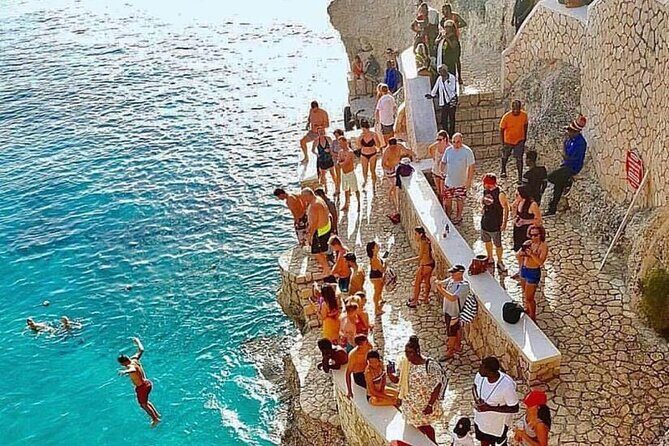 Full Day Tour of Negril Beach: Margaritaville & Rick's Cafe Live - Authenticity and Review Insights