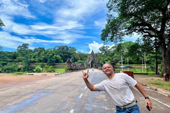 Full Day Tour Phnom Penh to Siem Reap Taxi, Angkor Visit & Return - Practical Tips for Making the Most of Your Day