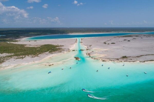 Full-Day Tour to 7 Colors Bacalar Lagoon With Lunch - Discovering Pirate History and Mayan Culture