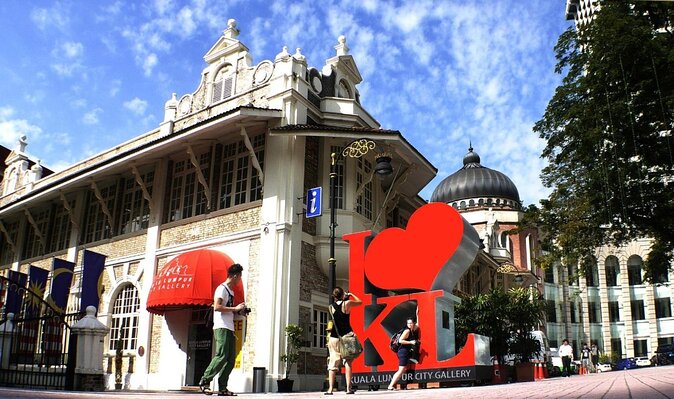 Full-Day Tour to Kuala Lumpur City With Food Tasting by Car - Good To Know