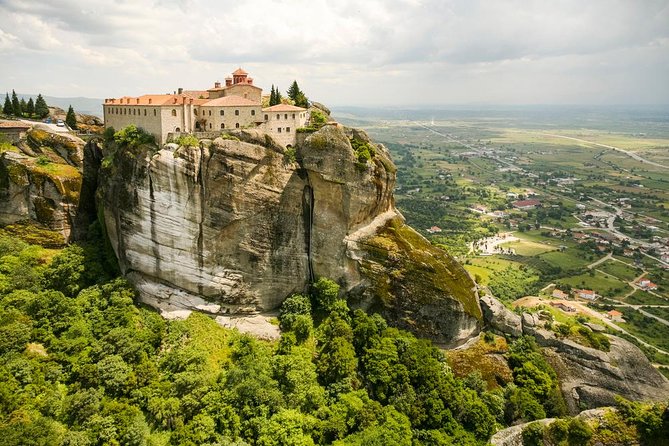 Full Day Tour to Meteora and Vergina(Ancient Macedonia) - Transportation